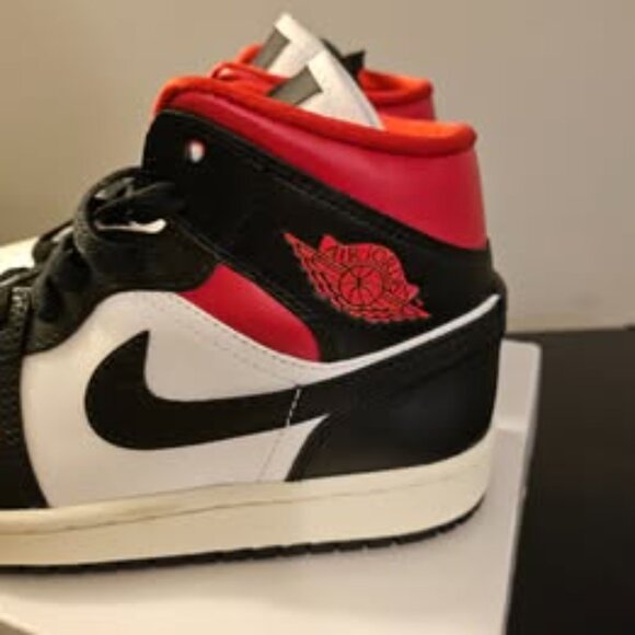 Ladies Air Jordans 1 Mid - Picture 2 of 5